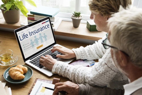 Couple and life insurance