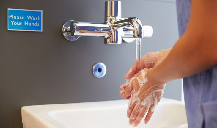 Doctor washing hands