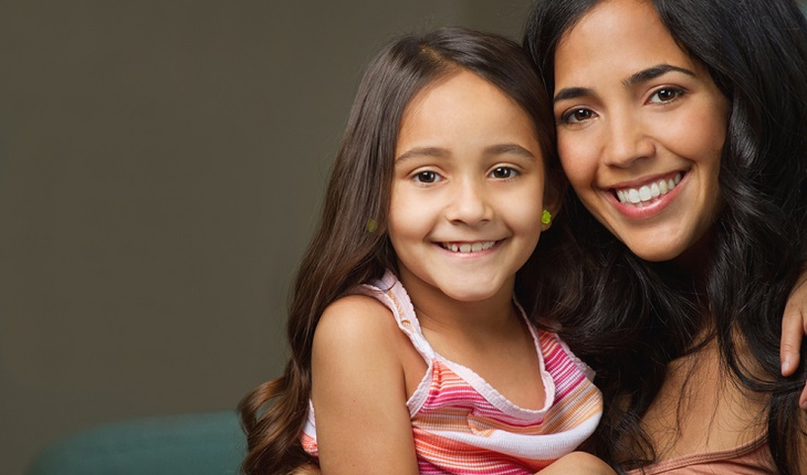 hispanic-giril-and-mother