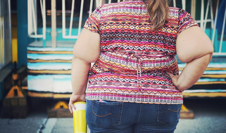 obese-woman-with-soft-drink