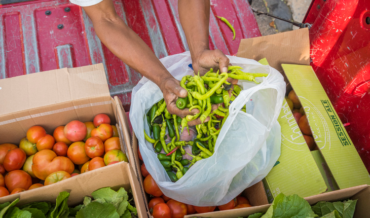 on-the-way-to-the-food-pantry-in-west-philadelphia___photo-by-rob-cardillo