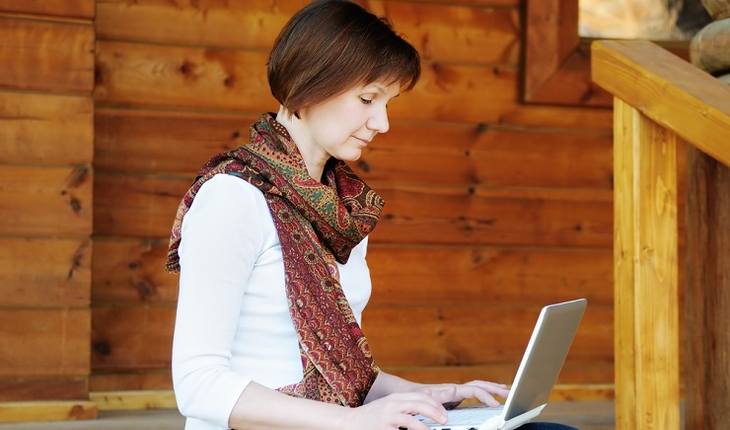 woman-typing-on-laptop
