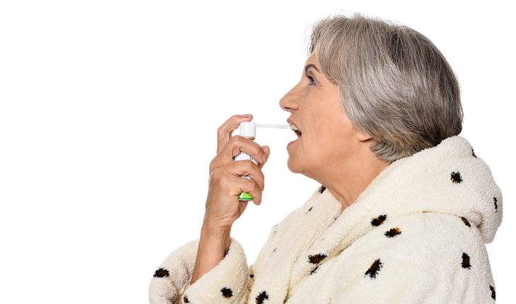 asthma-older-woman
