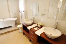 bathroom2.jpg