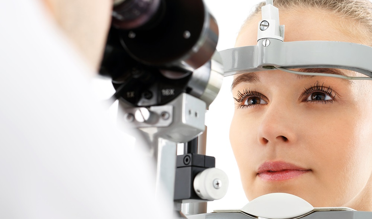 eye exam with doctor