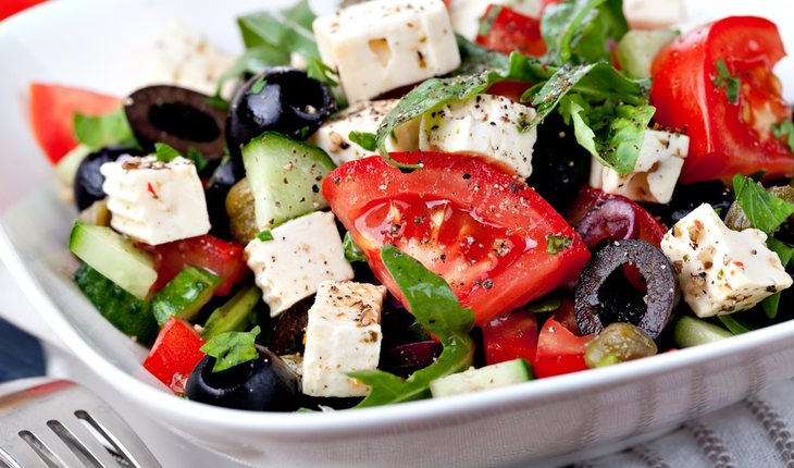 healthy-salad-on-white-plate