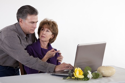 mature-couple-puzzled