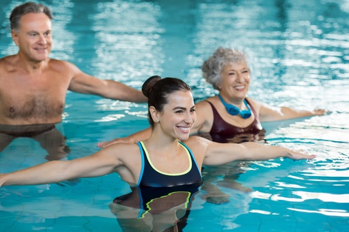 mature-swimming-class