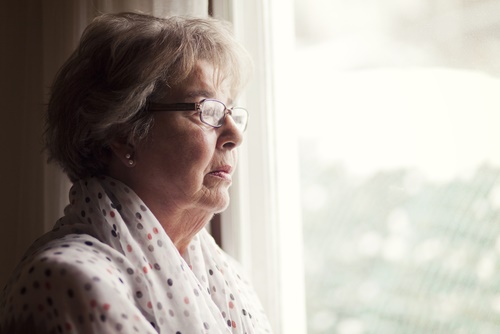 mature-woman-alzheimers.jpg