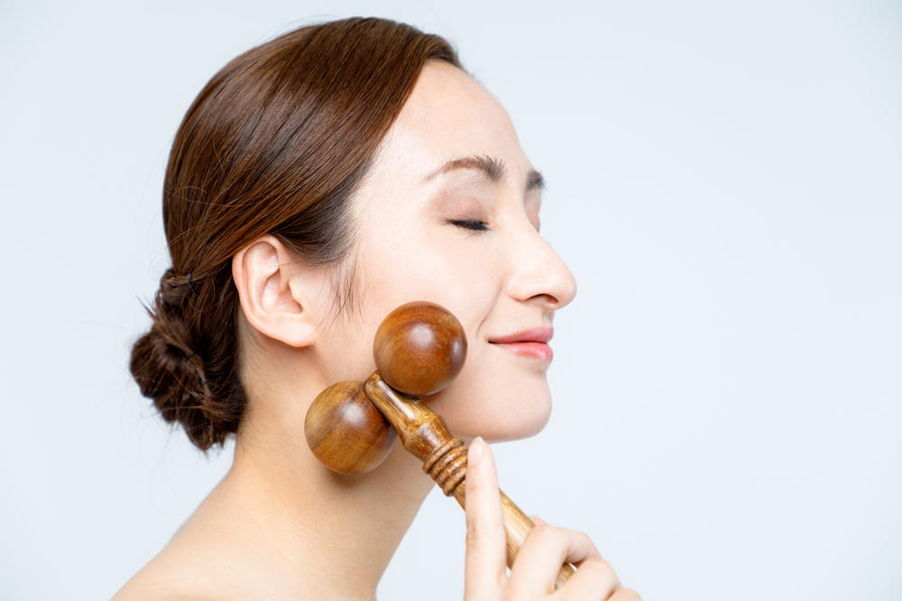 The Science Behind Face Massage Rollers thidAGE